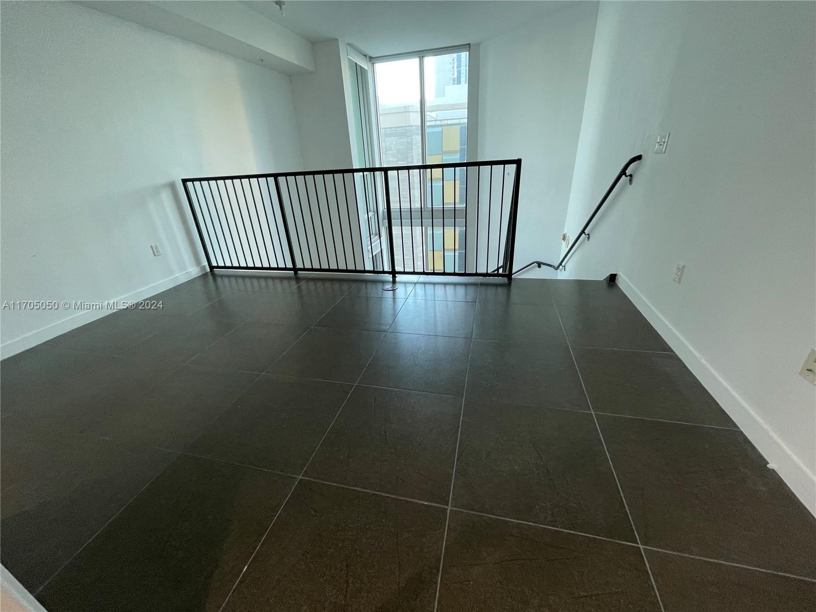 MET 1 CONDO - Residential Lease