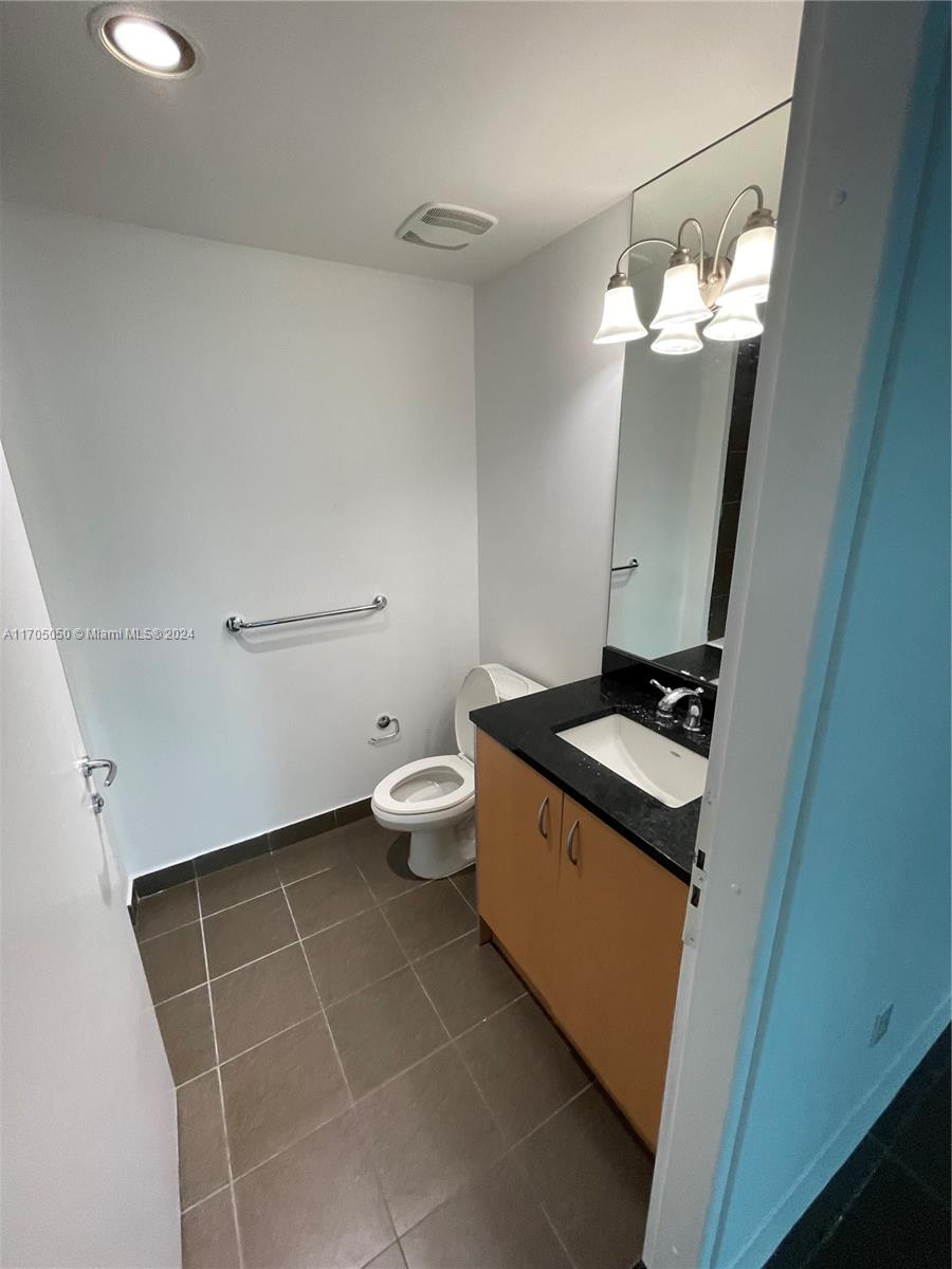 MET 1 CONDO - Residential Lease