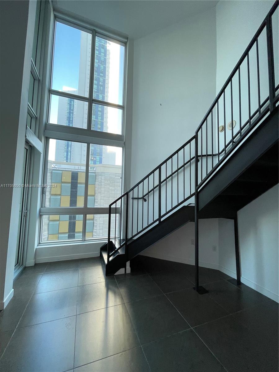 MET 1 CONDO - Residential Lease