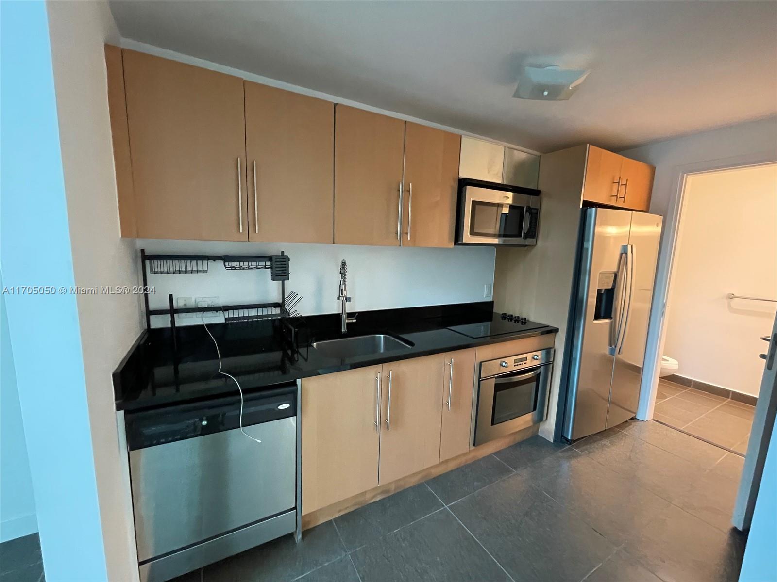 MET 1 CONDO - Residential Lease