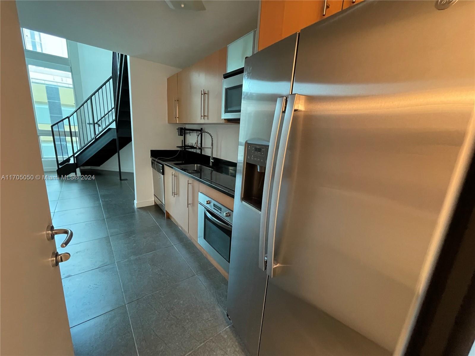 MET 1 CONDO - Residential Lease