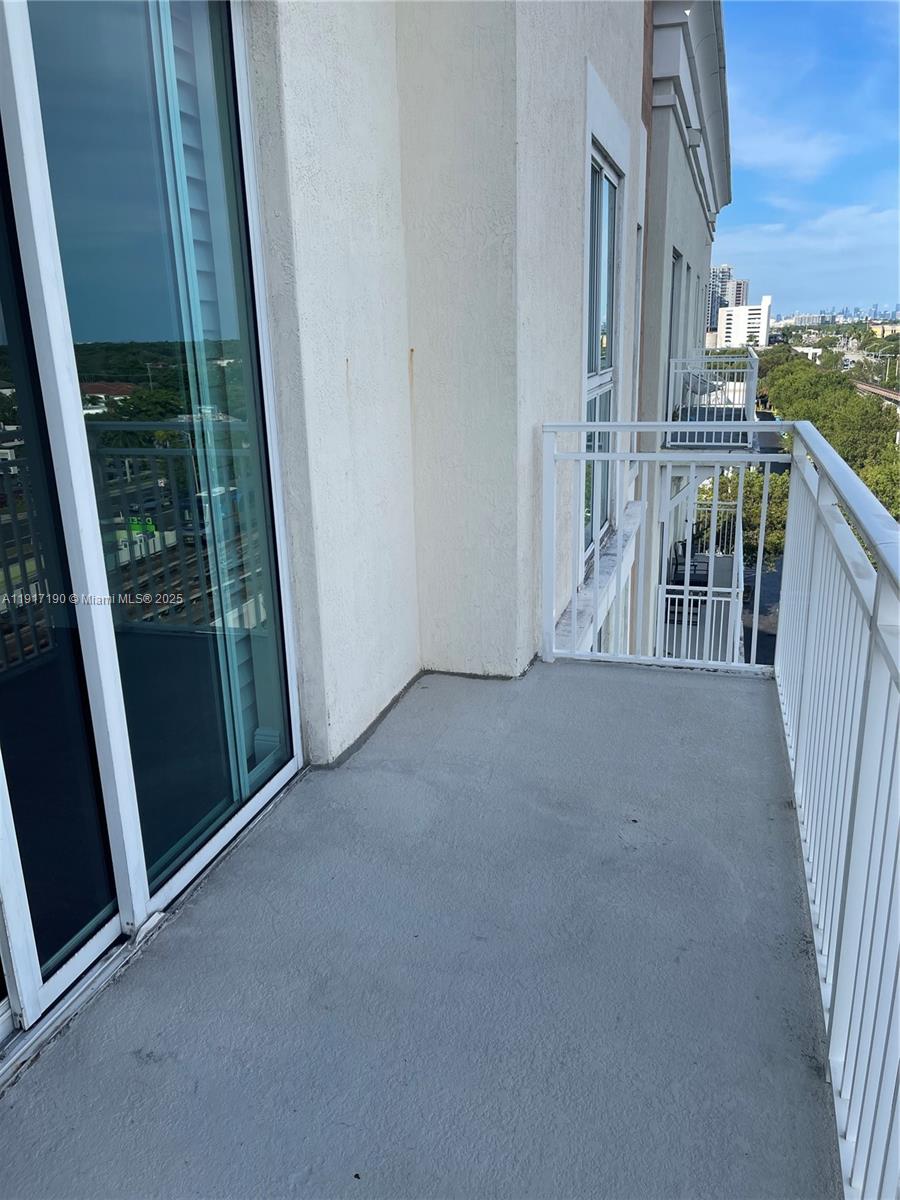 DOWNTOWN DADELAND CONDO N - Residential