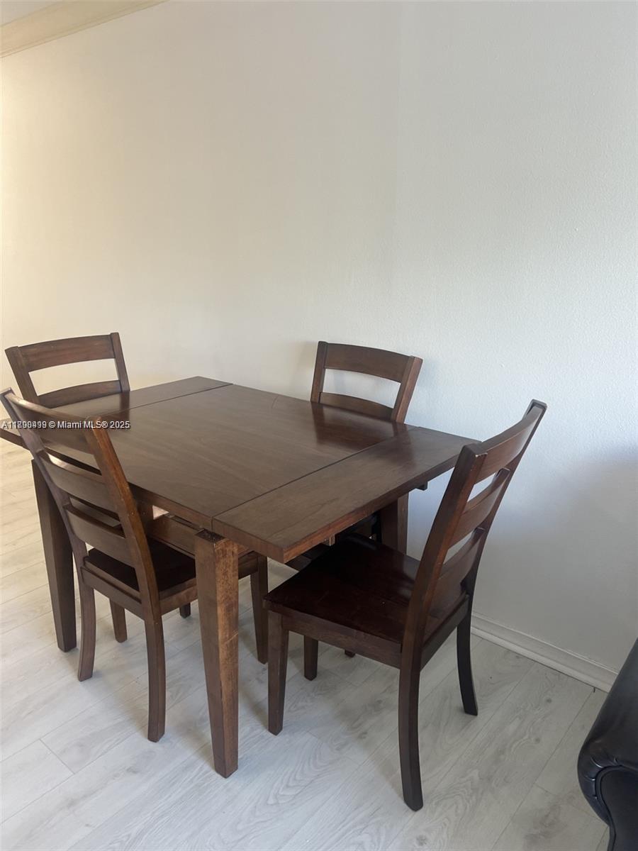 LA CANADIENNE CONDO - Residential Lease
