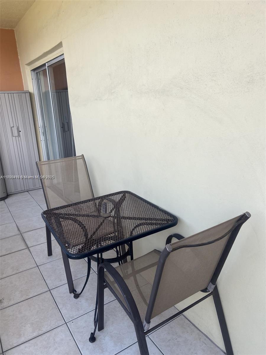 LA CANADIENNE CONDO - Residential Lease