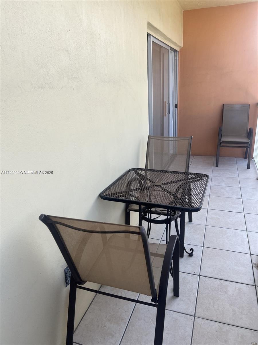 LA CANADIENNE CONDO - Residential Lease