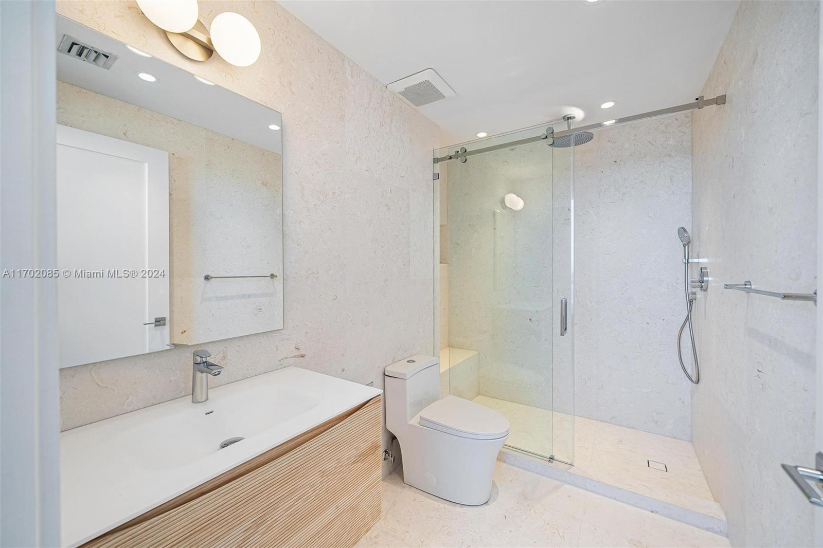 ONYX ON THE BAY CONDO - Residential