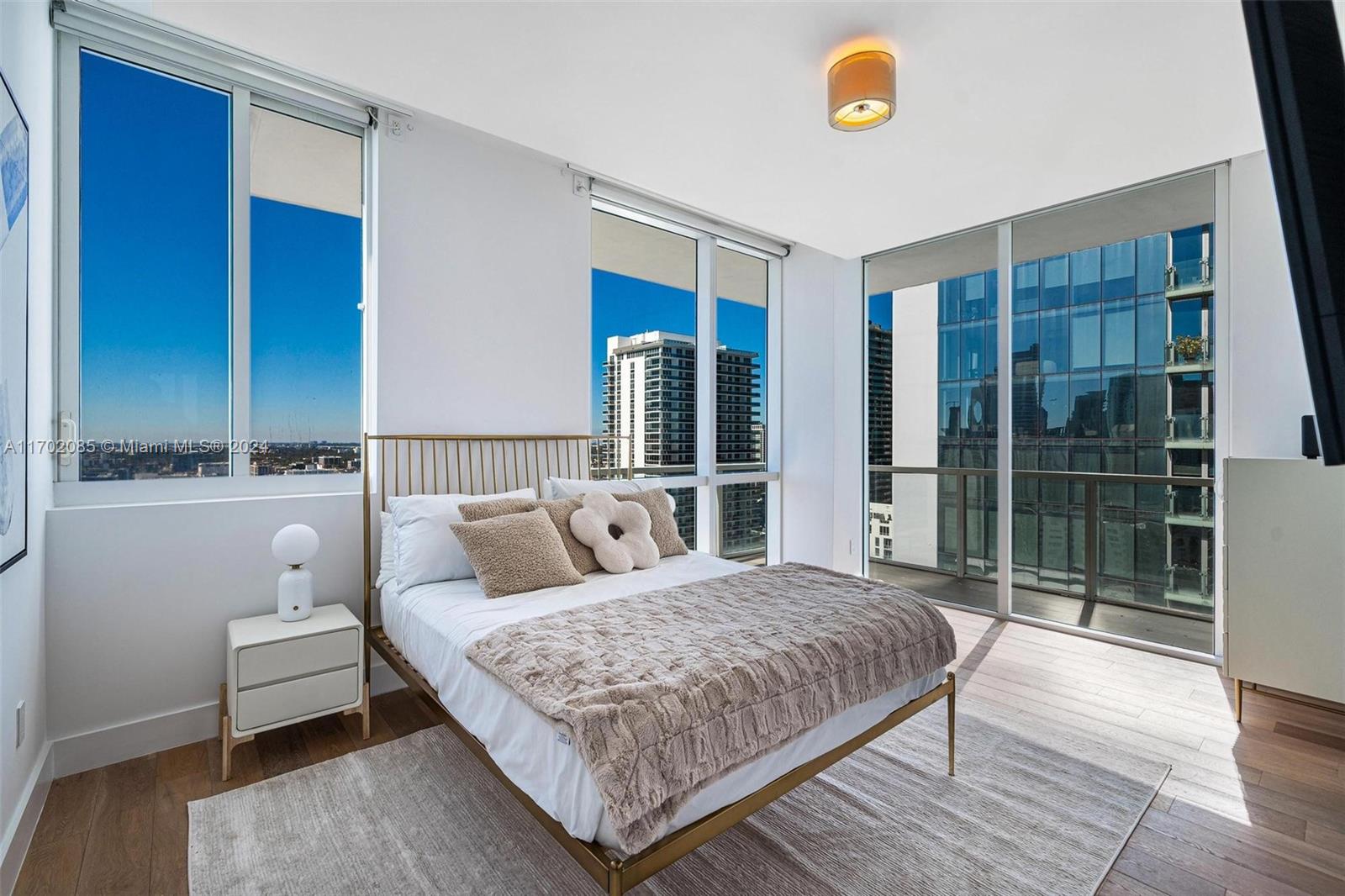 ONYX ON THE BAY CONDO - Residential