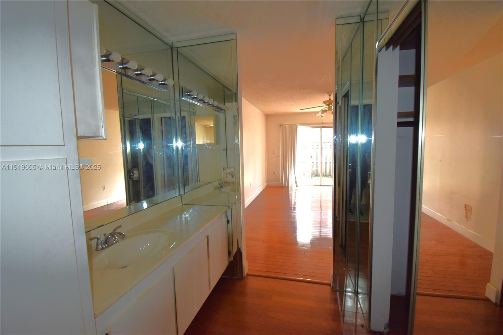 SAWGRASS ESTATES - Residential