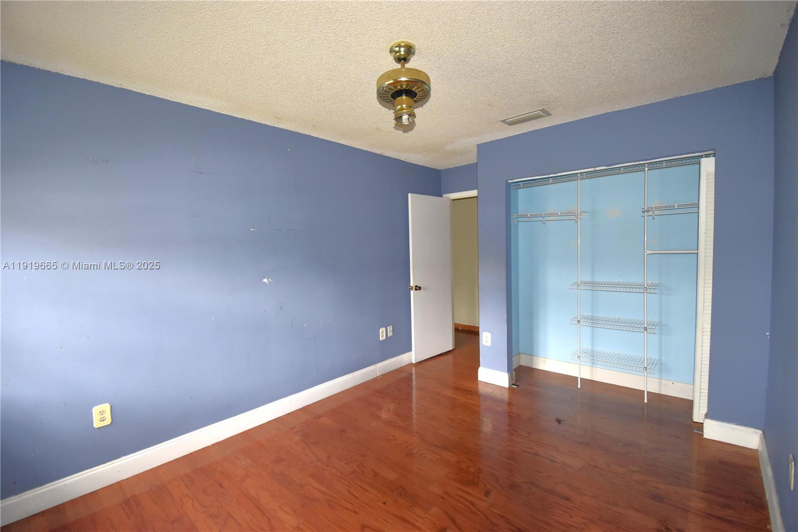 SAWGRASS ESTATES - Residential