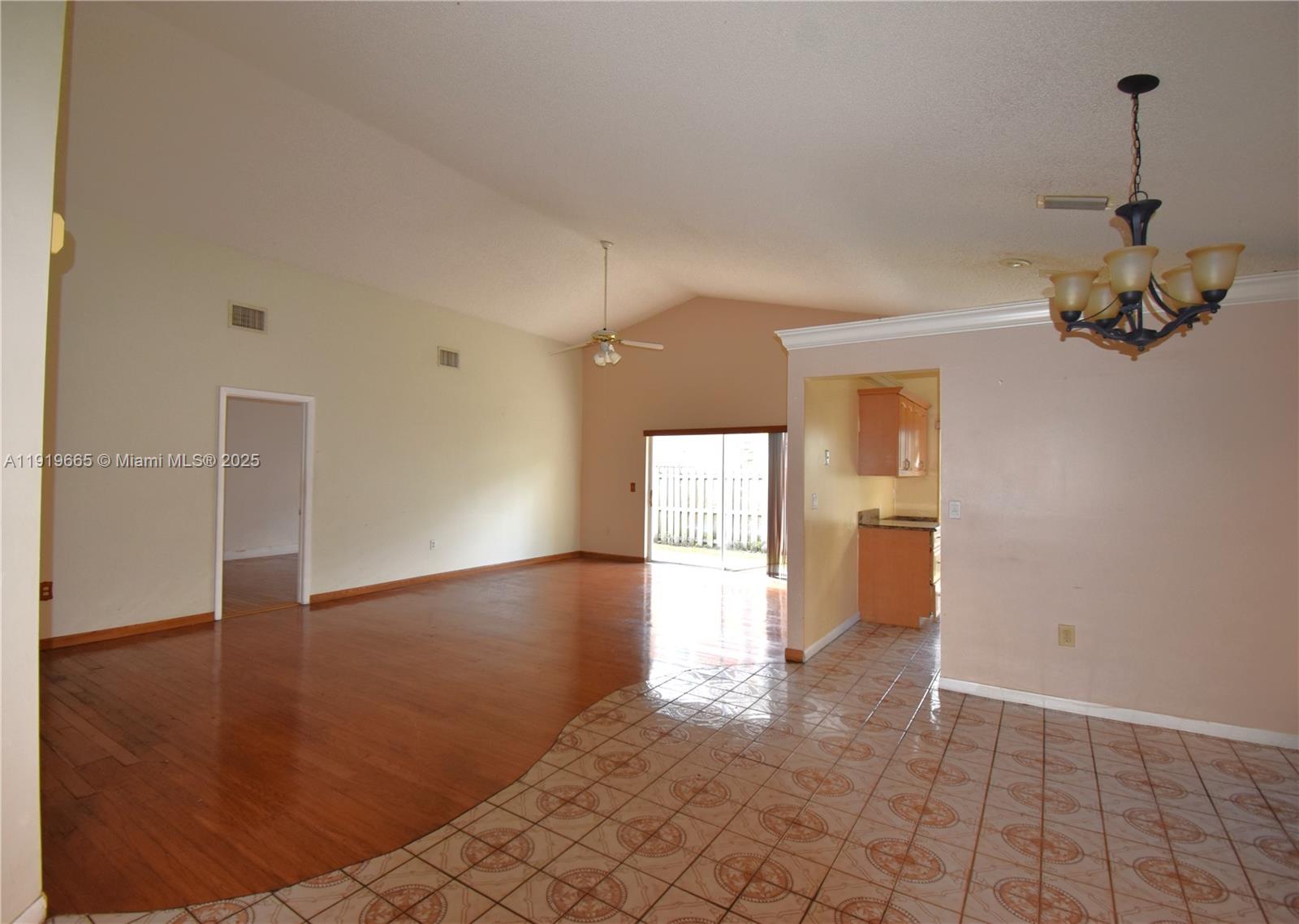 SAWGRASS ESTATES - Residential