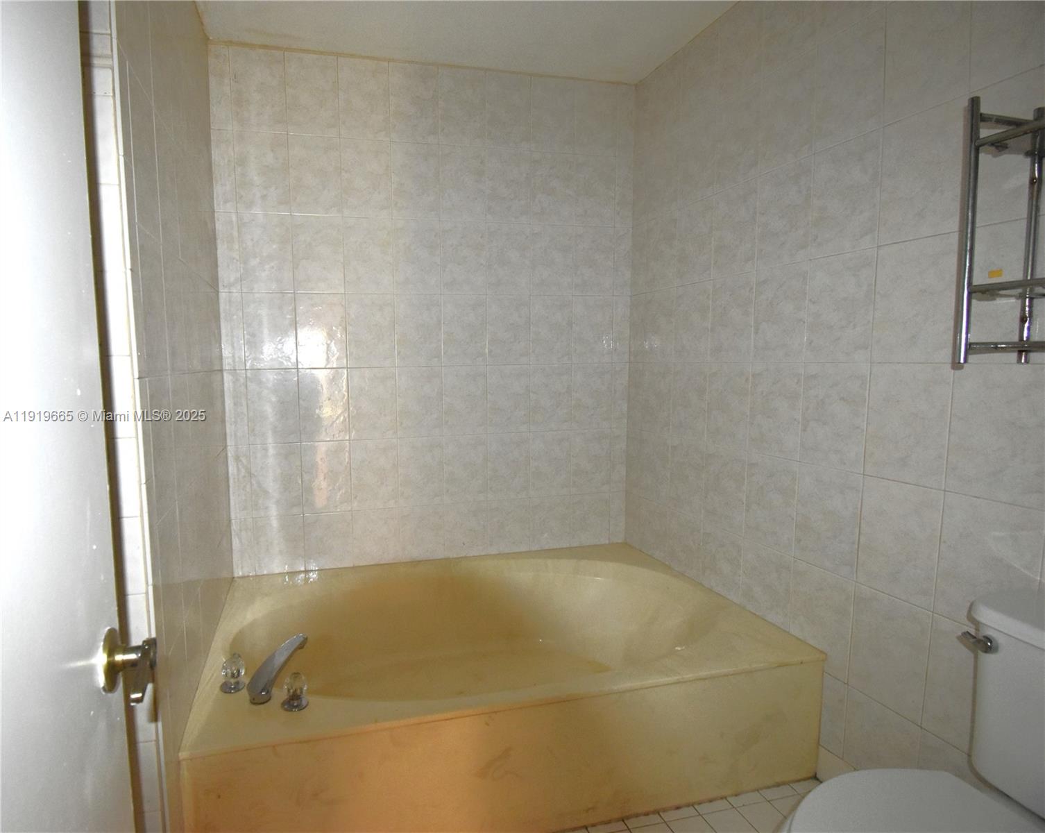 SAWGRASS ESTATES - Residential