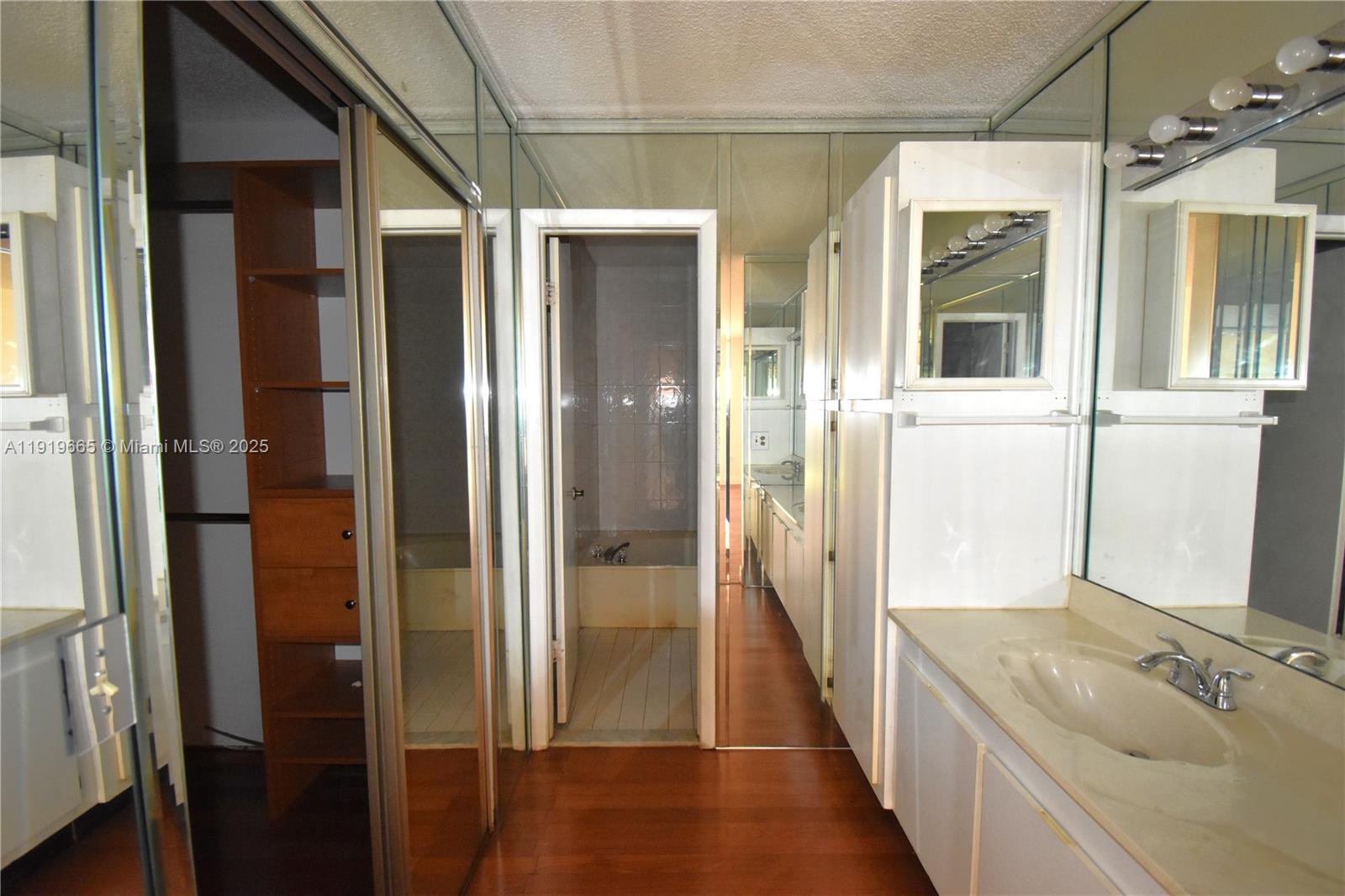 SAWGRASS ESTATES - Residential