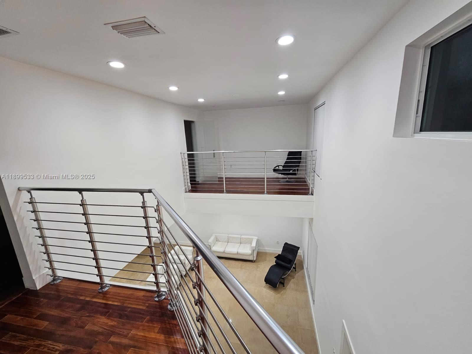 PATIO HOMES OF DORAL PINE - Residential