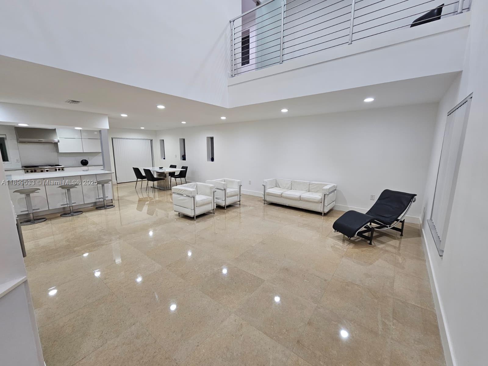 PATIO HOMES OF DORAL PINE - Residential