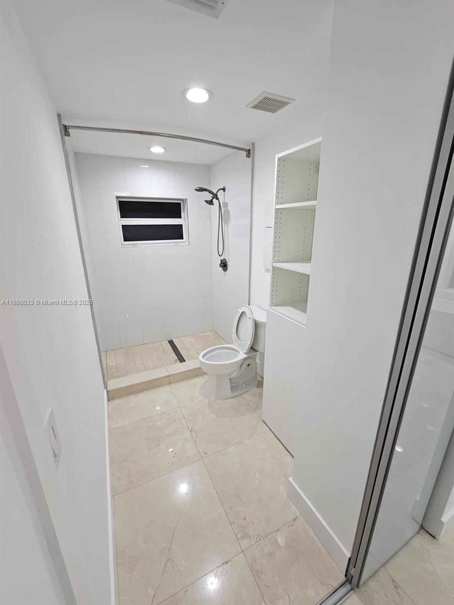 PATIO HOMES OF DORAL PINE - Residential