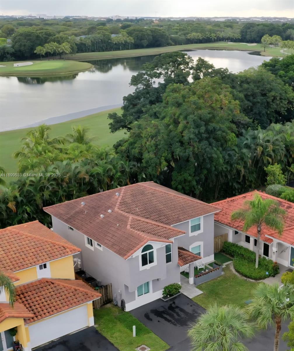 PATIO HOMES OF DORAL PINE - Residential