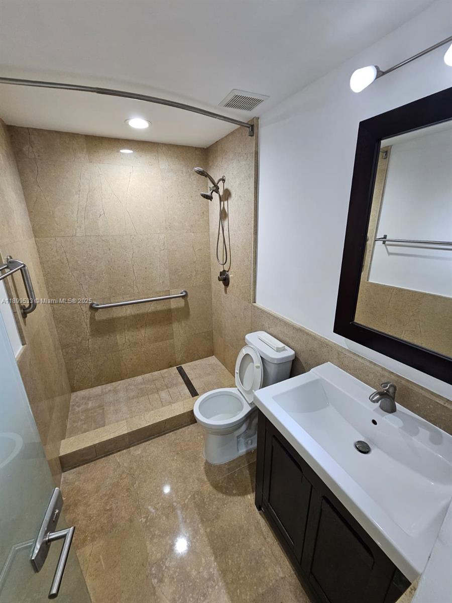 PATIO HOMES OF DORAL PINE - Residential