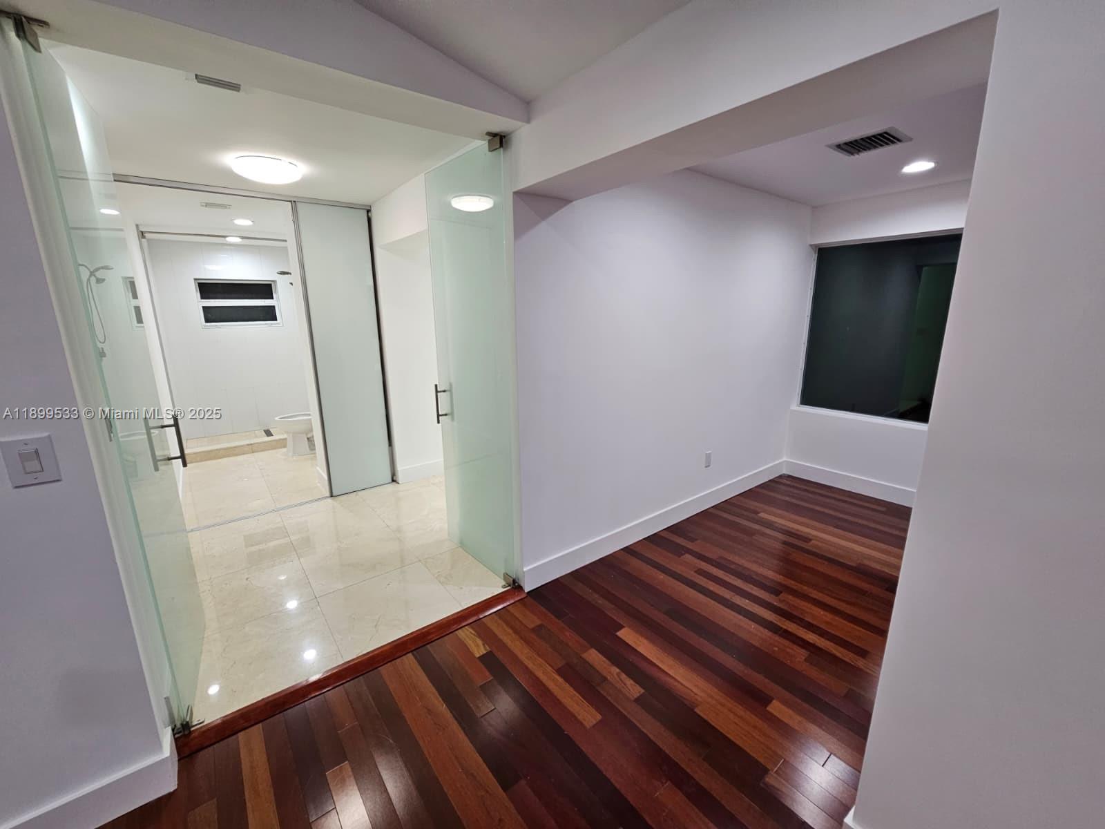 PATIO HOMES OF DORAL PINE - Residential