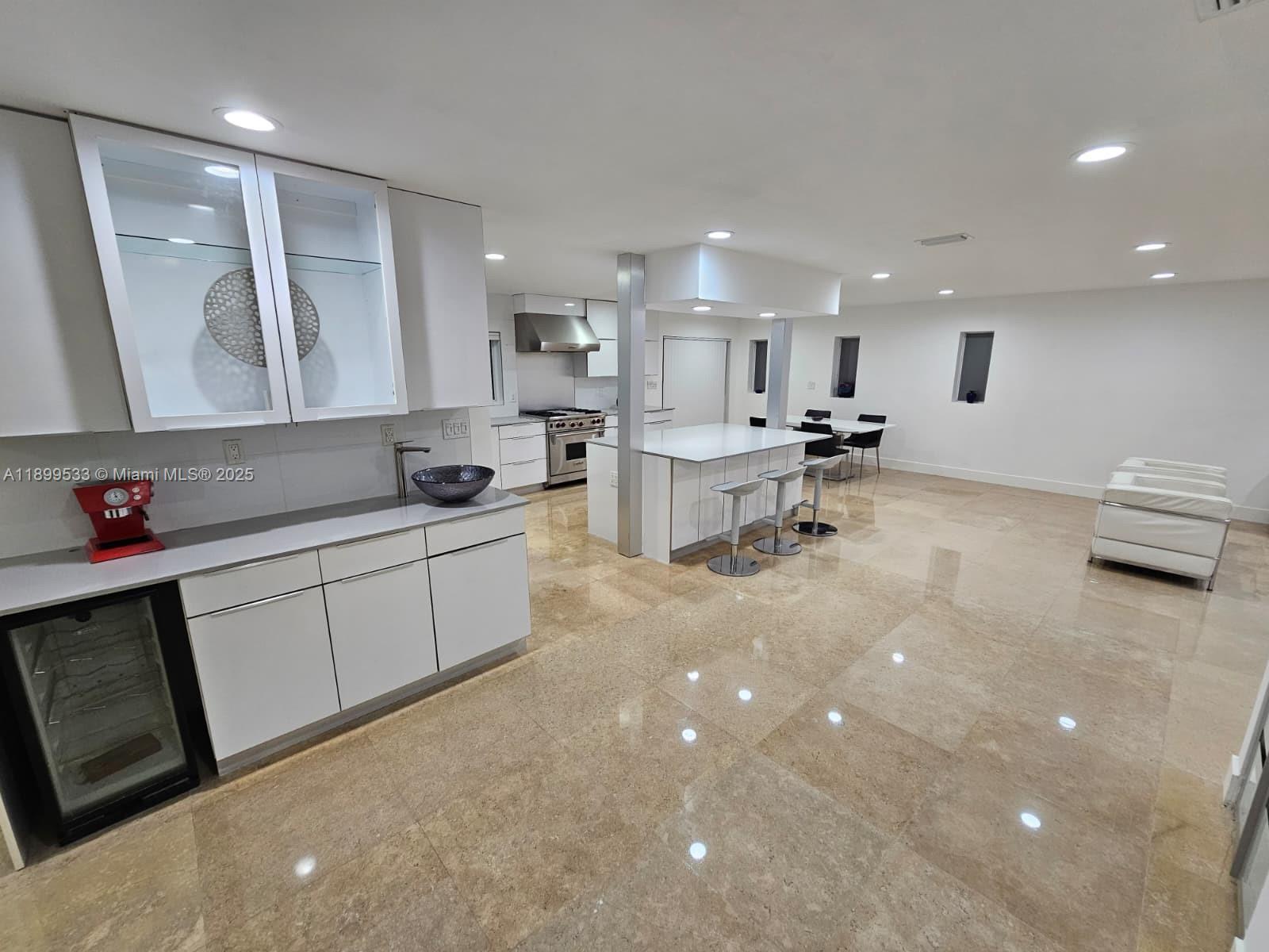 PATIO HOMES OF DORAL PINE - Residential