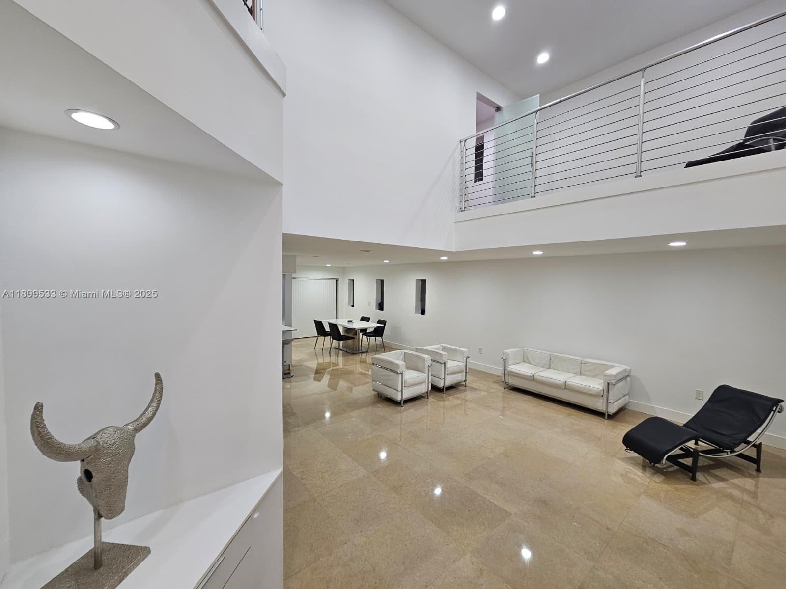 PATIO HOMES OF DORAL PINE - Residential