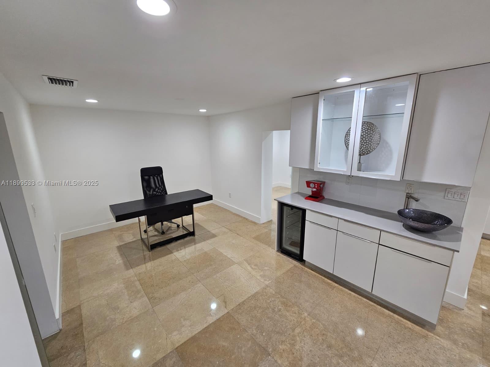 PATIO HOMES OF DORAL PINE - Residential