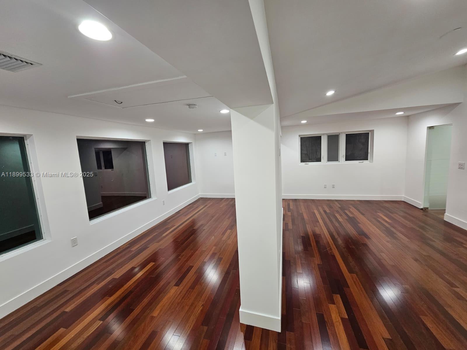 PATIO HOMES OF DORAL PINE - Residential