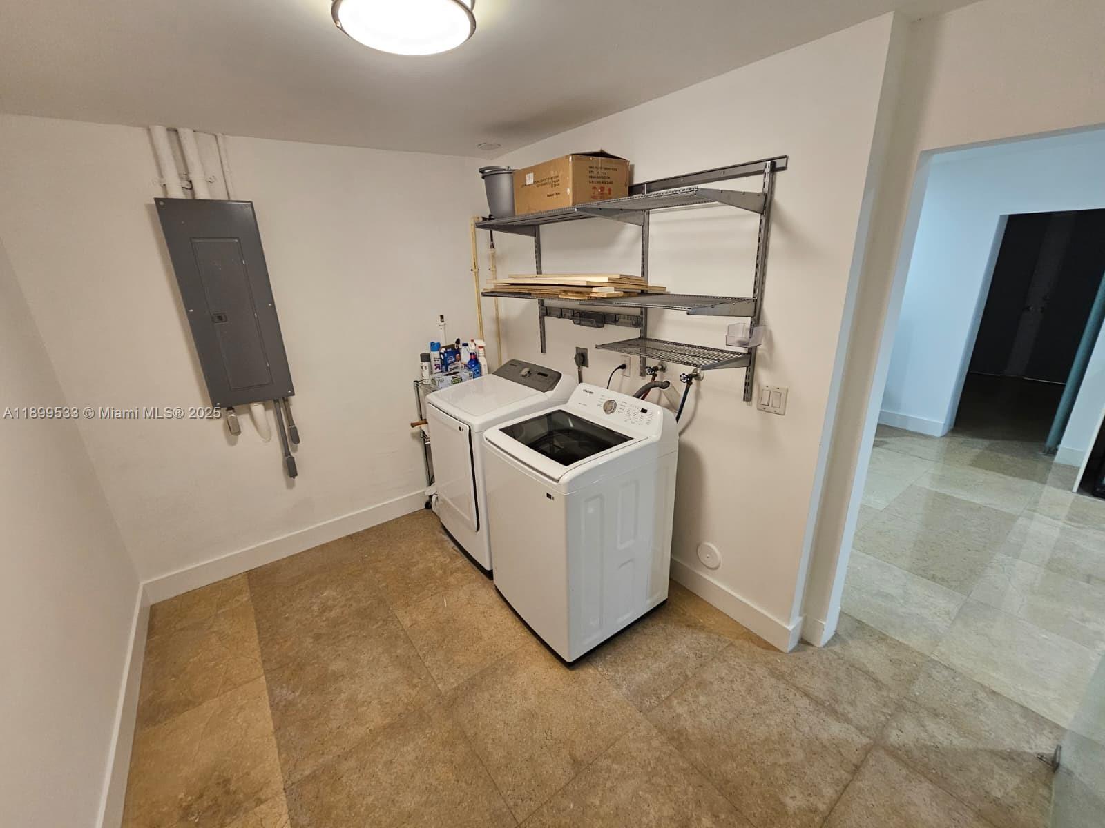 PATIO HOMES OF DORAL PINE - Residential