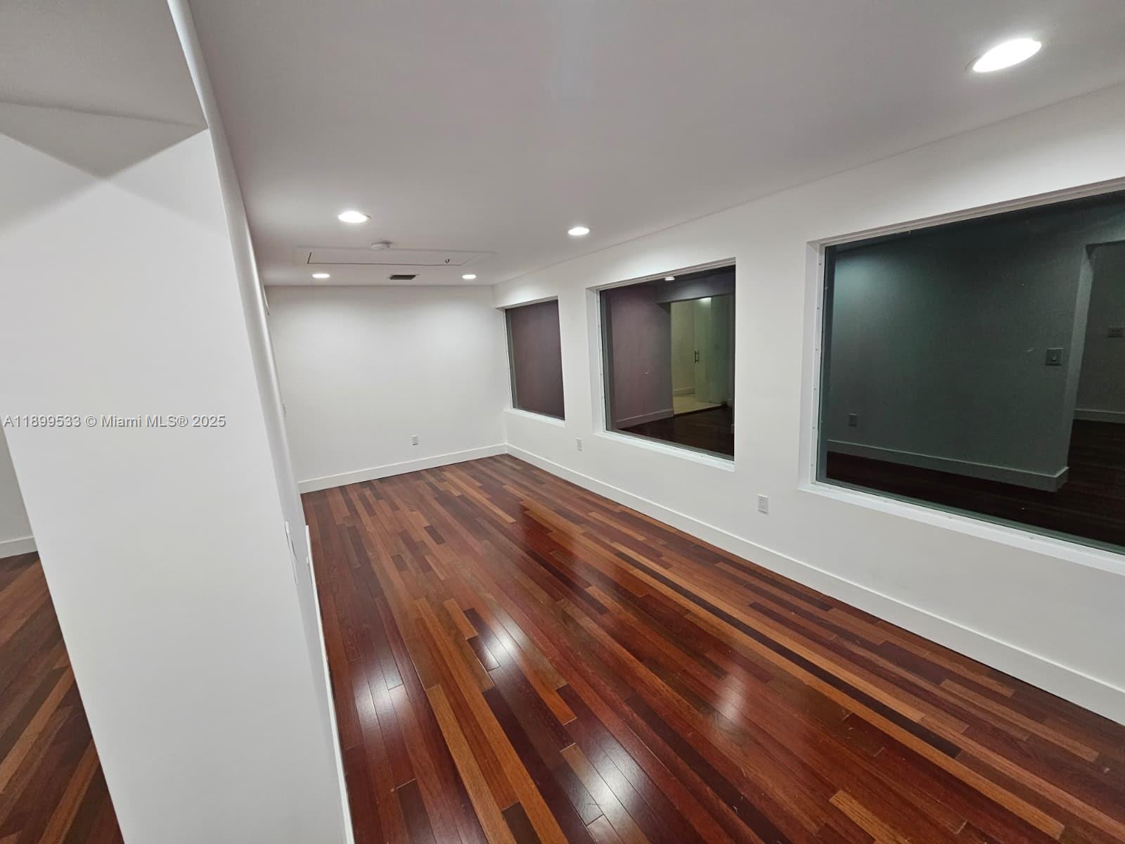 PATIO HOMES OF DORAL PINE - Residential