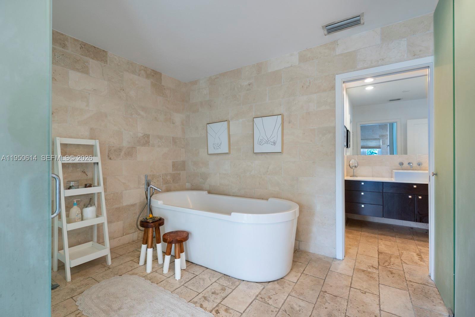 PINE BAY ESTATES SOUTH - Residential