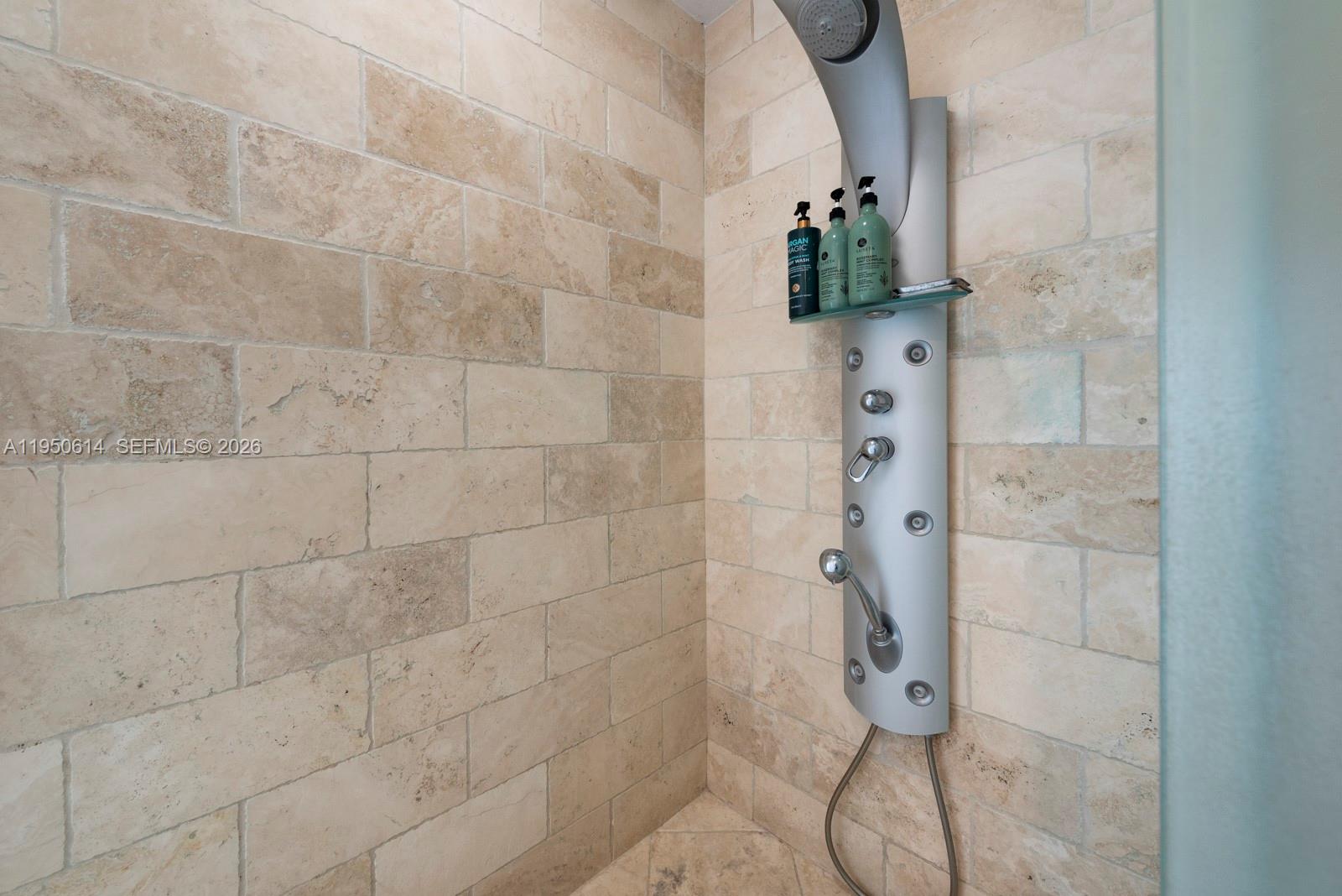 PINE BAY ESTATES SOUTH - Residential