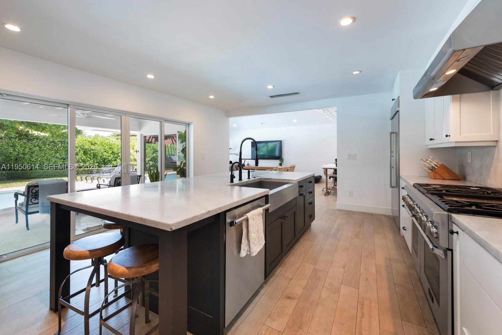 PINE BAY ESTATES SOUTH - Residential