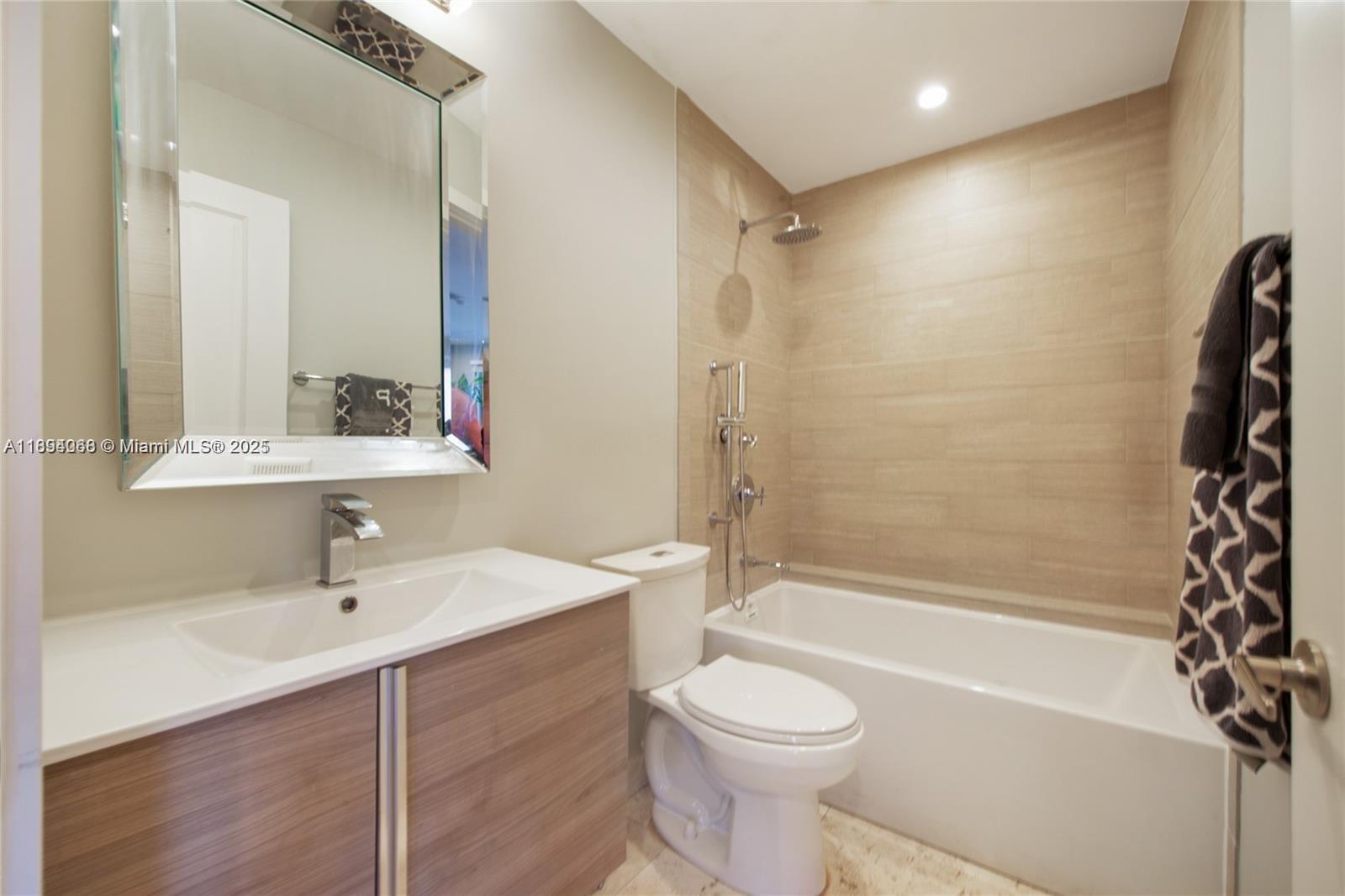 CORAL VILLAS REV - Residential Lease