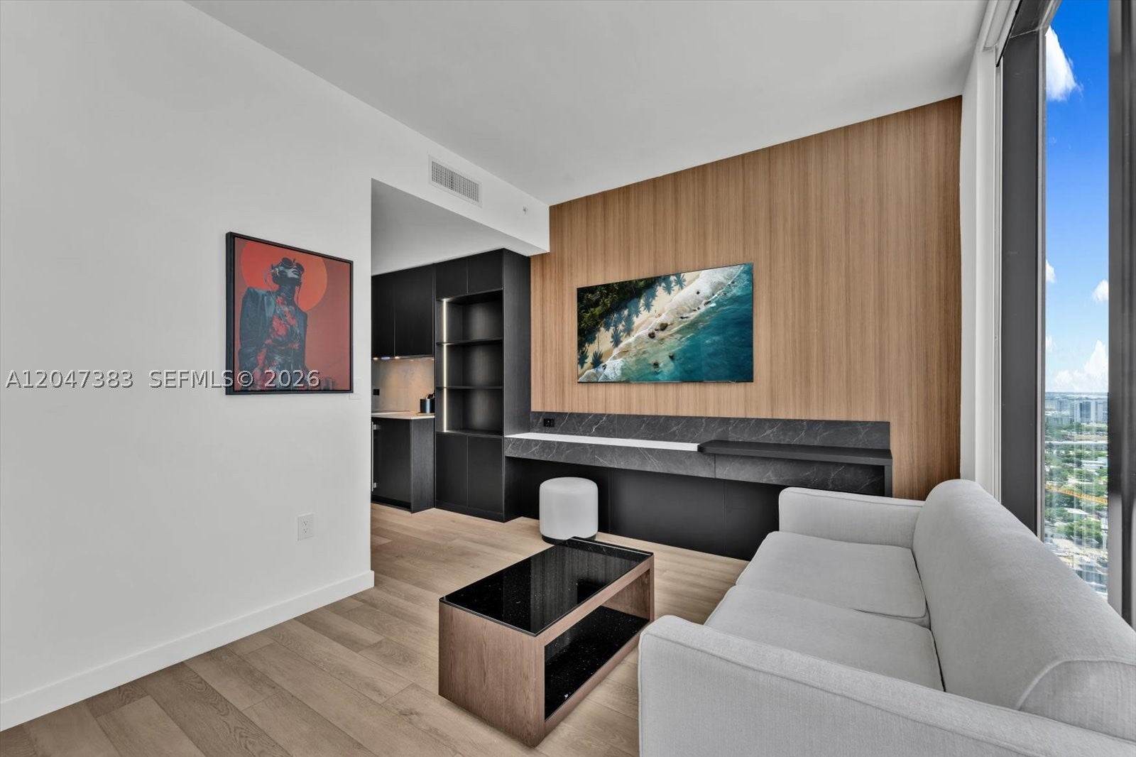20 NE 11th St 3105