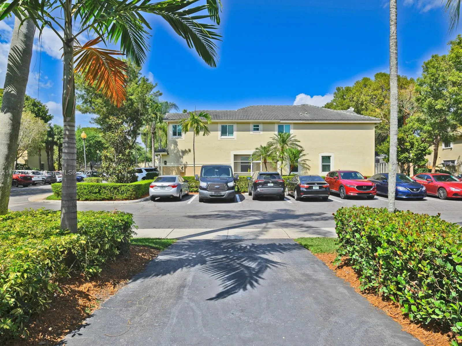 Weston, Florida 33327, United States, 2 Bedrooms Bedrooms, ,3 BathroomsBathrooms,Residential,Active,90466