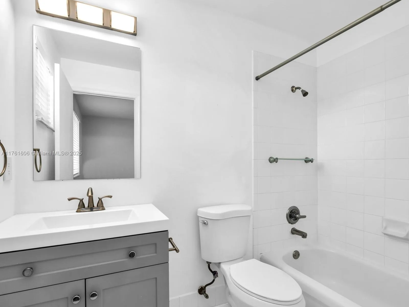 Weston, Florida 33327, United States, 2 Bedrooms Bedrooms, ,3 BathroomsBathrooms,Residential,Active,90466