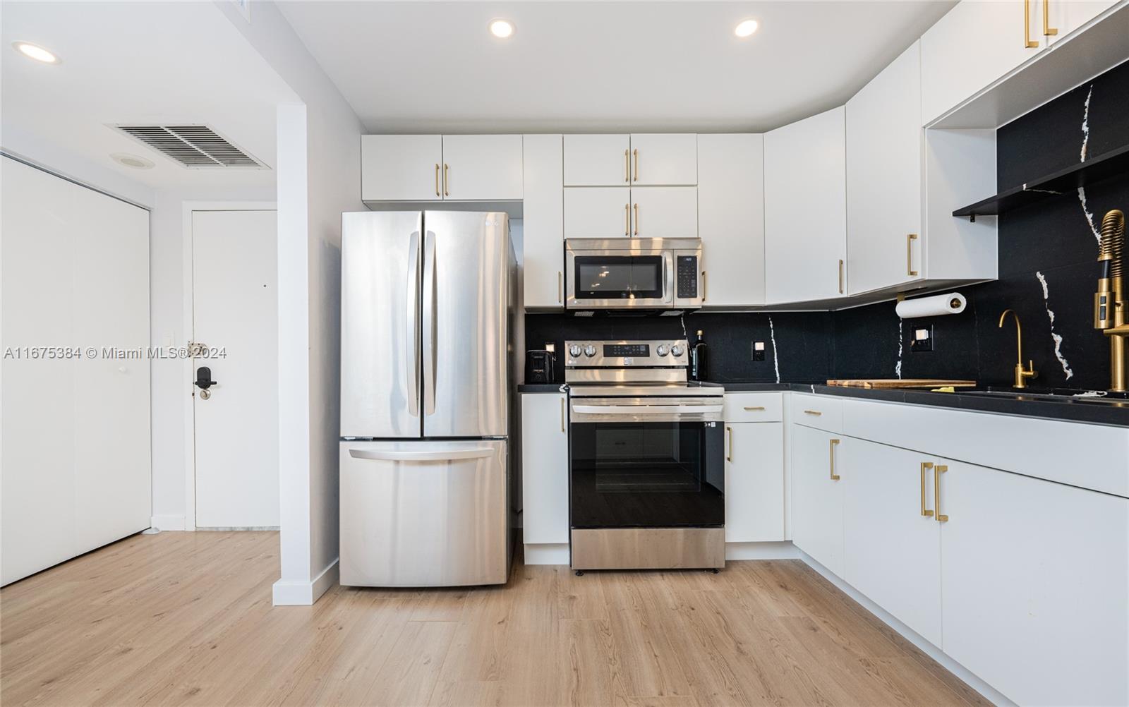600 Three Islands Blvd 214
