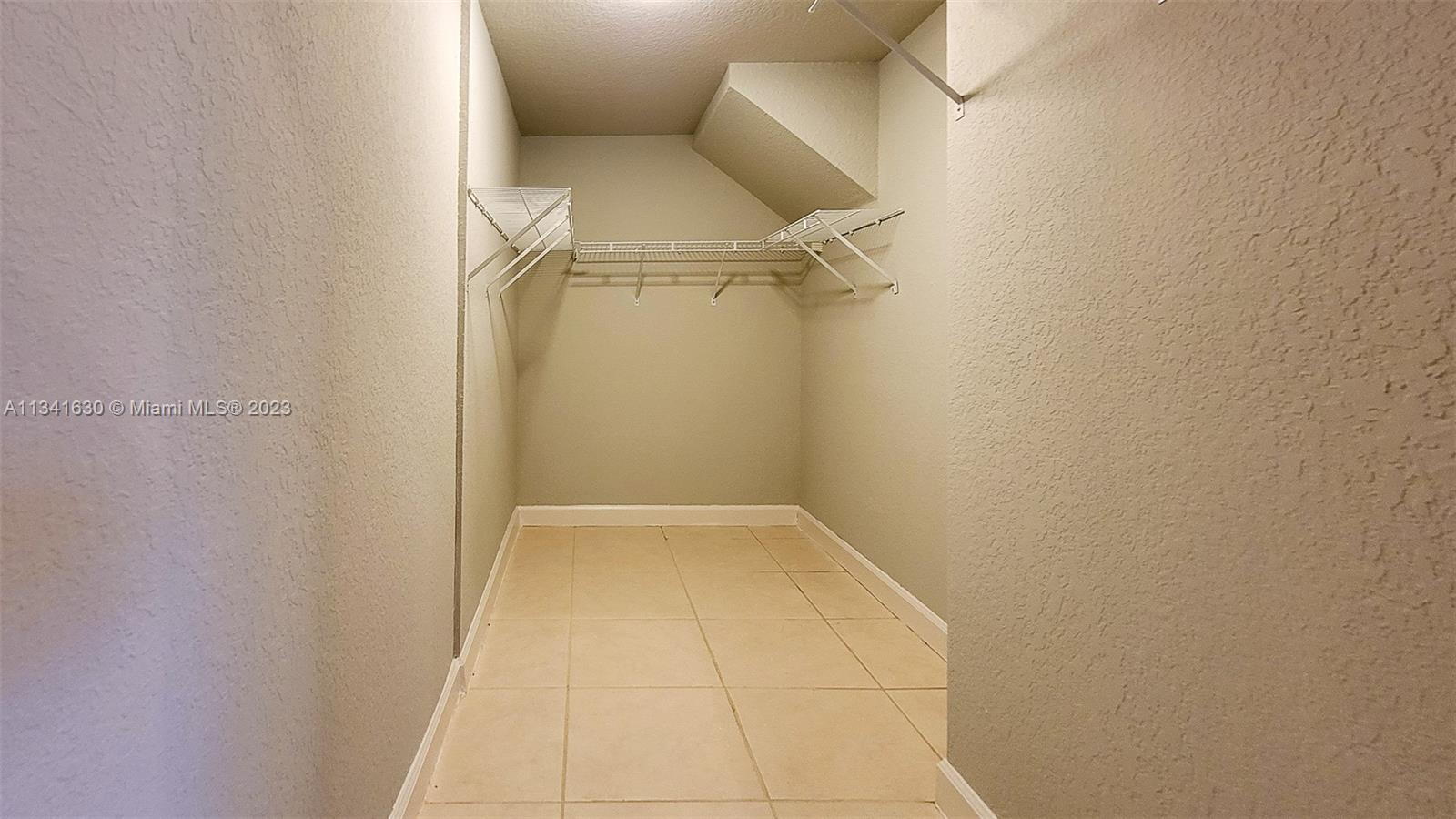 HERON BAY FOUR - Residential