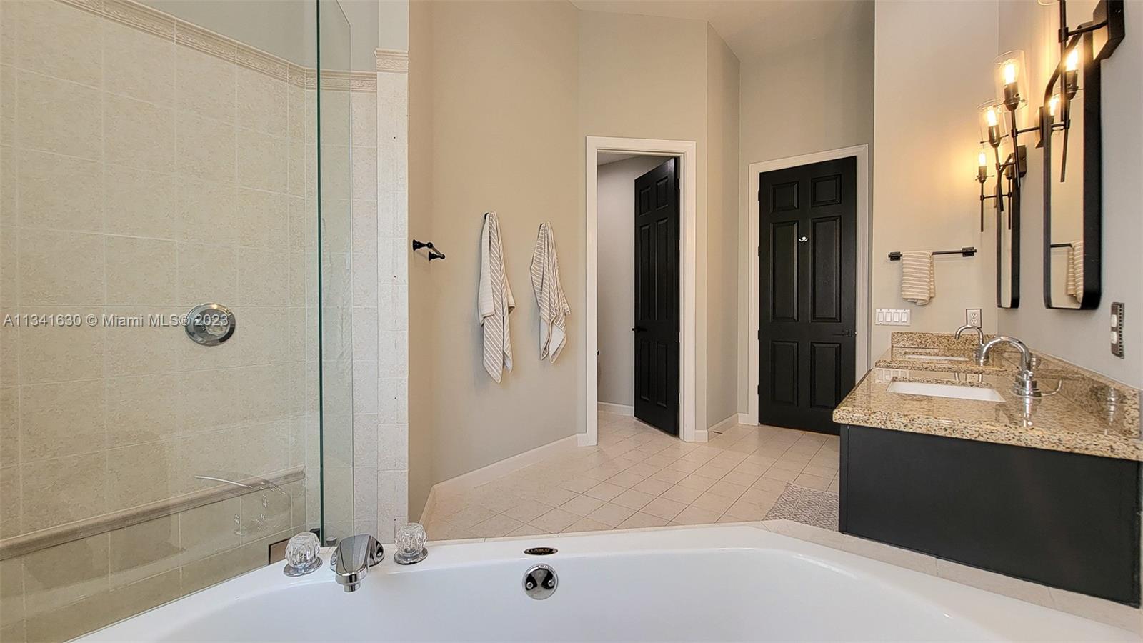 HERON BAY FOUR - Residential