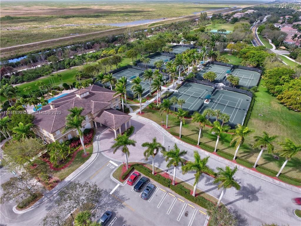 HERON BAY FOUR - Residential