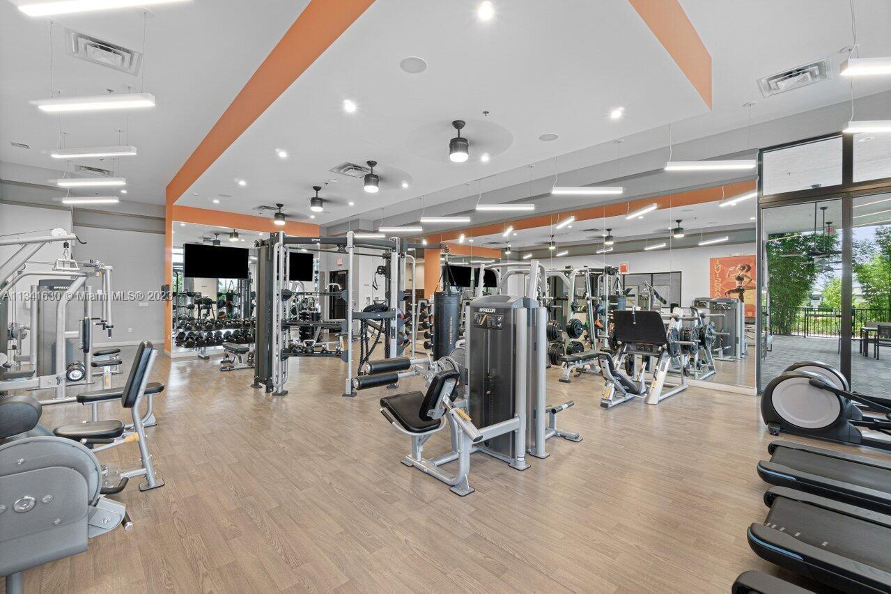 HERON BAY FOUR - Residential