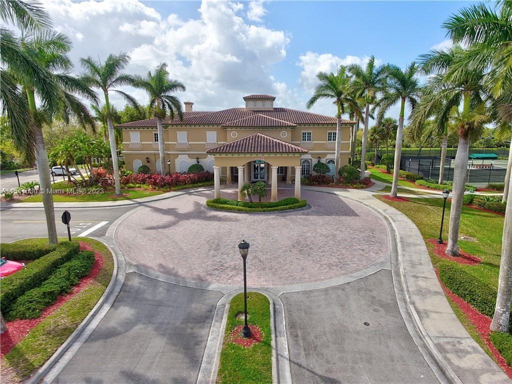 HERON BAY FOUR - Residential