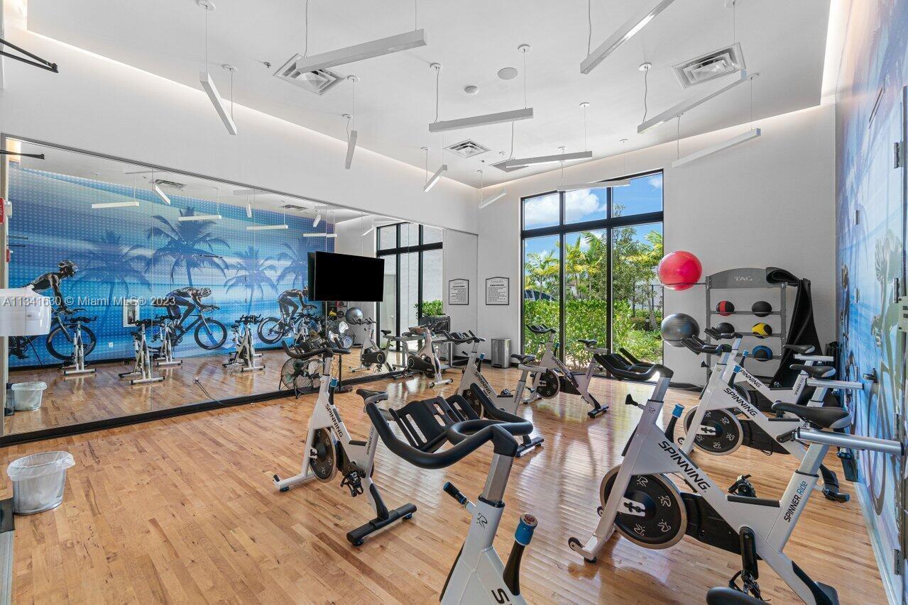 HERON BAY FOUR - Residential