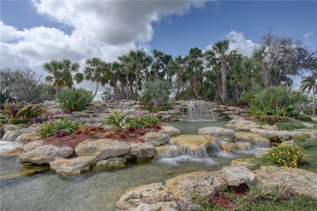 HERON BAY FOUR - Residential