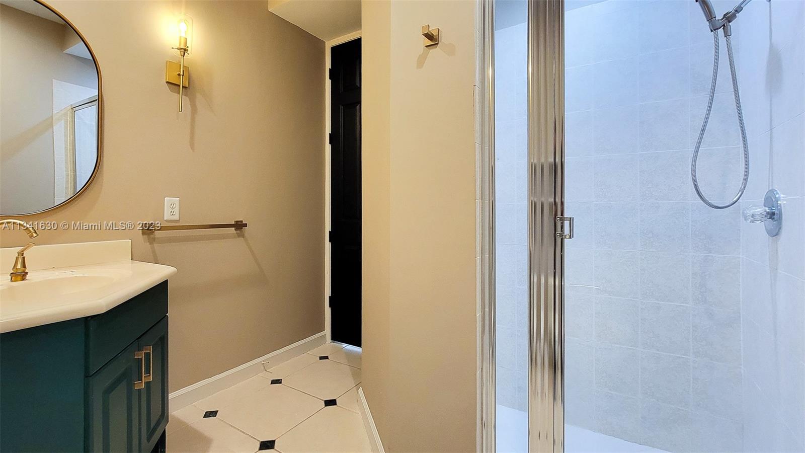 HERON BAY FOUR - Residential