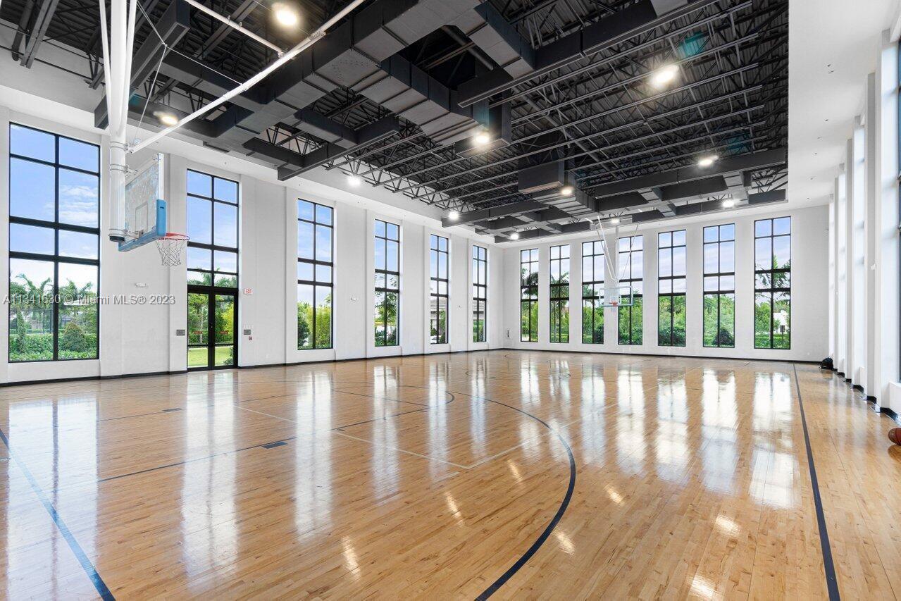 HERON BAY FOUR - Residential