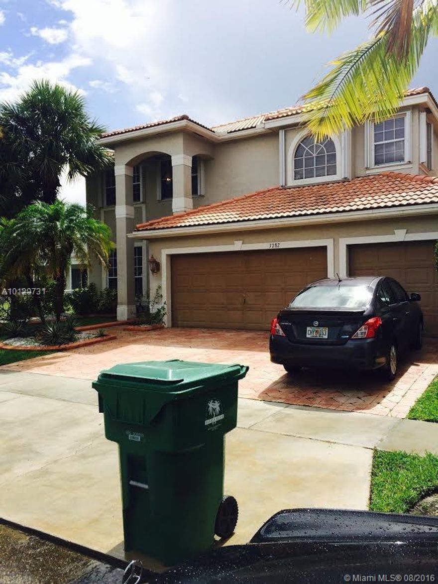 OVER 3200 SQFT OF LIVING SPACE, 4BDRMS 21/2 BATHS, 2  MASTER SUITES WITH 2 WALK-IN CLOSETS, UPDATED  EAT-IN KITCHEN, SS APPLIANCES, 3 CAR GARAGE, GATED COMMUNITY