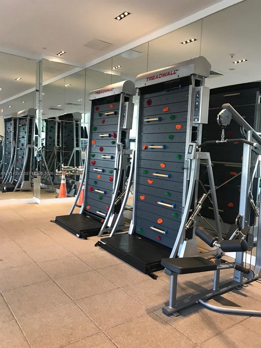 CANVAS CONDO - Residential