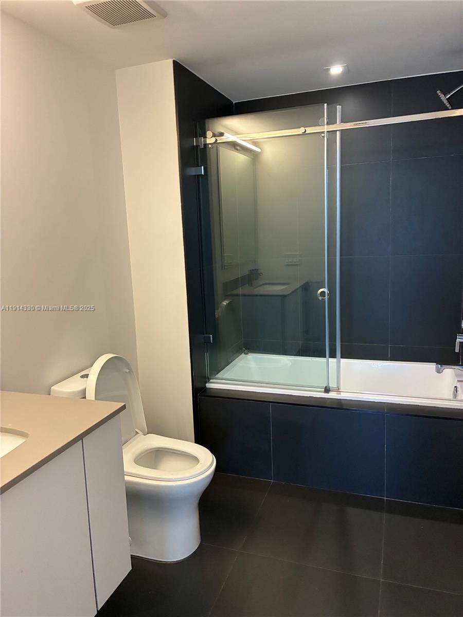 CANVAS CONDO - Residential