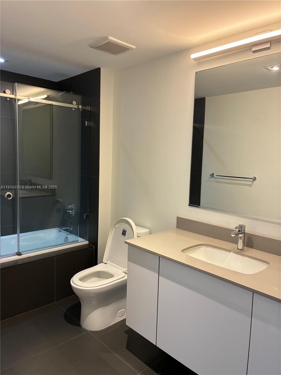 CANVAS CONDO - Residential