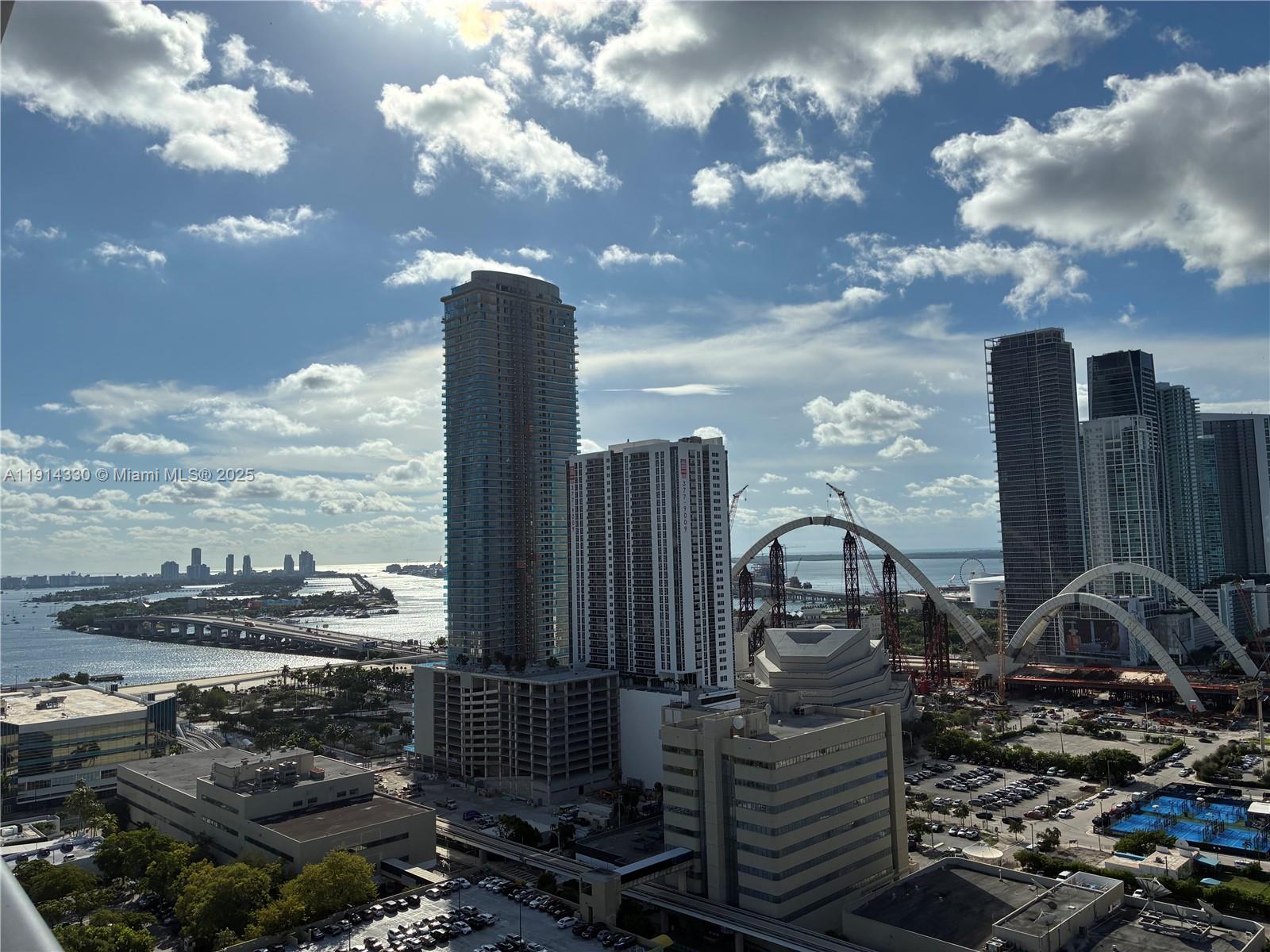 CANVAS CONDO - Residential